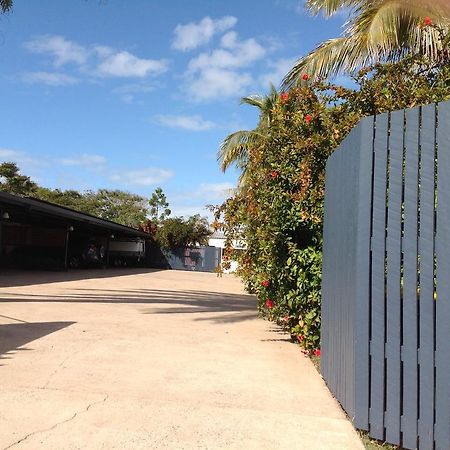 Emu Park Motel Eksteriør billede
