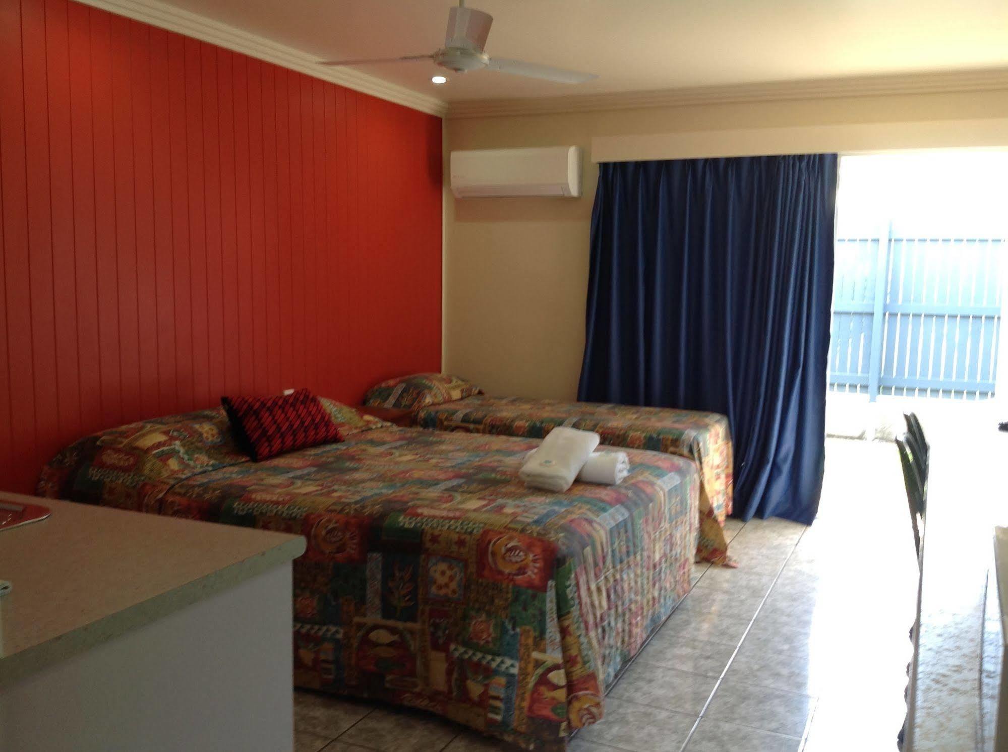 Emu Park Motel Eksteriør billede